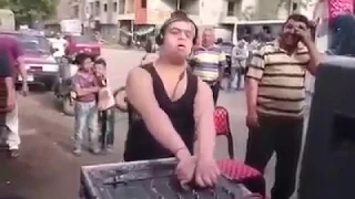 الفديو اللى ابهر المطريه والملاين اكا اقوى دى جى فى المطريه هتموت من الضحك دندنها