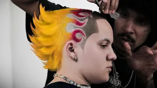 Ela teve coragem de fazer este corte😱moicano em chamas🔥