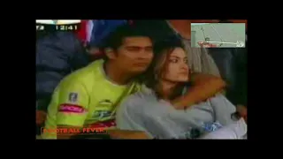 رؤوف خليف هنالك لمسة يد هل هية متعمدة ام لا 