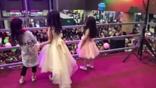 سنابات   انشوده احنا الثلاثه سوا حفل ازمير مول دندنها