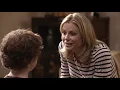 Modern Family 1x12 - Claire thinks Luke is looking at indecent pictures