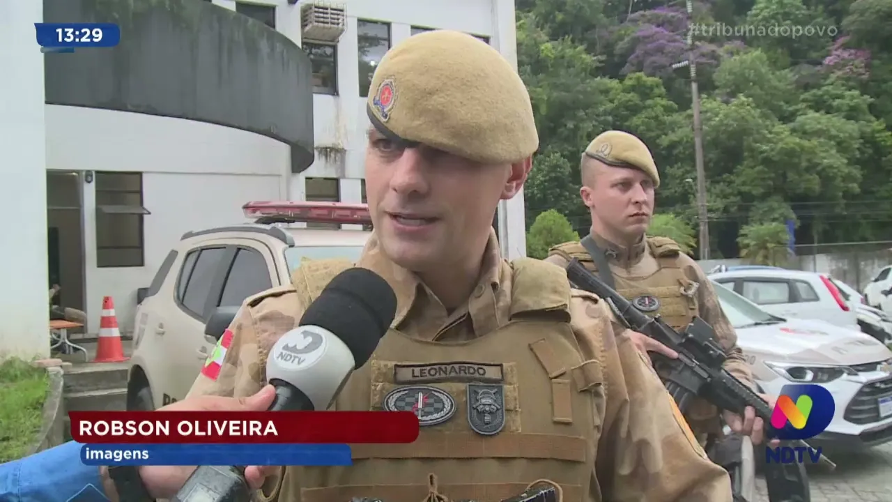 Joinville: PM recupera carros roubados e apreende adolescentes e prende jovem