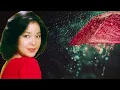 鄧麗君【雨中追憶 1983】(歌詞MV)(1080p)(填詞：盧國沾)(作曲：鈴木淳)(Teresa Teng)