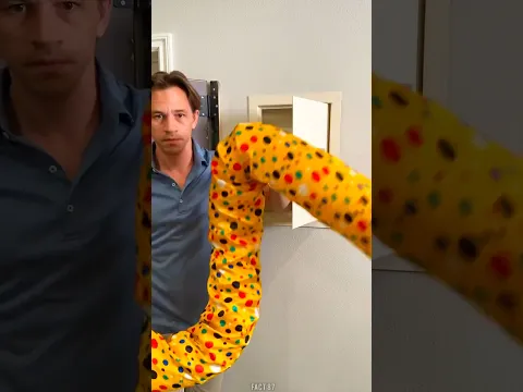 😱A man played a strange prank on his wife.#shortvideo