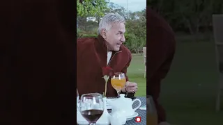 تامر حسني يغلس على ابوه عمر وسلمى 