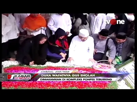 Gema Tahlil dan Isak Tangis Santri Pecah Saat Iringi Pemakaman Jenazah Gus Sholah | tvOne