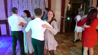 СВІТИТЬ МІСЯЦЬ СВІТИТЬ ЯСНИЙ ВЕСІЛЬНА ПІСНЯ ВАЛЬС 