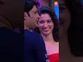 Download Lagu Tamannaah Bhatia - Thodi fursat bhi meri jaan kabhiBaahon ko deejiye | #shorts #bollywood #ytshorts