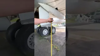 هذا هو حجم اطارات الطائرة              بوينغ     دندنها