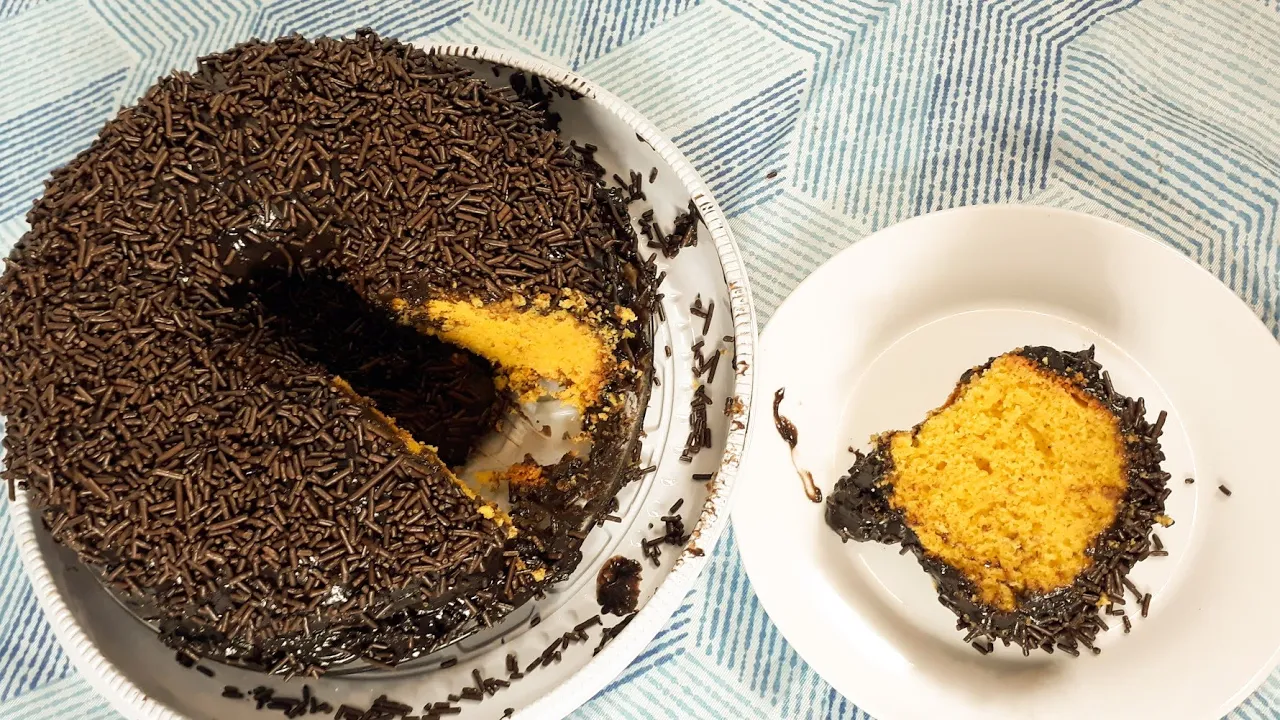 BOLO DE CENOURA MESCLADO - SUPER GOSTOSO E FÁCIL - FOFINHO E RÁPIDO DE  FAZER -  Isamara Amâncio