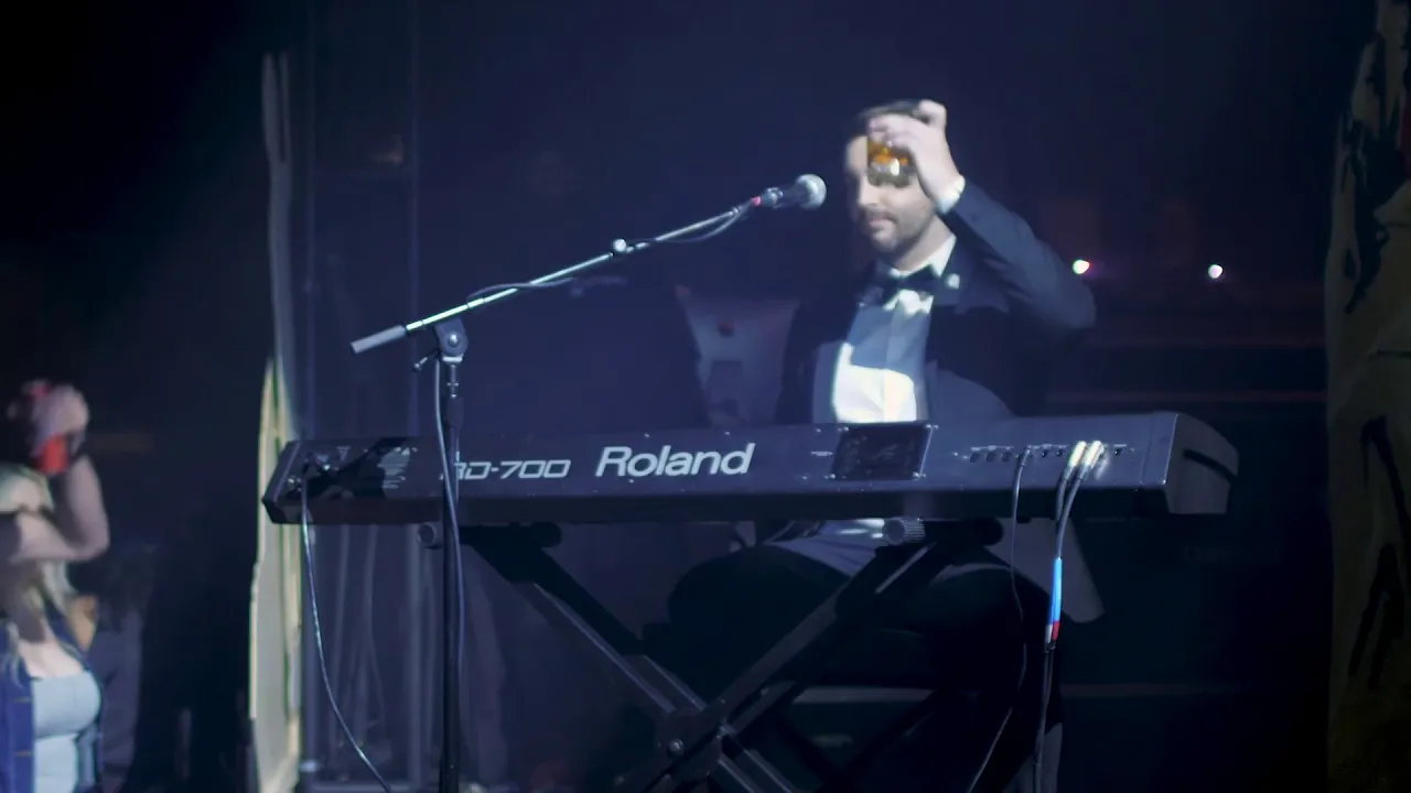 The Emo Nite Piano Man - Hunter Deblanc