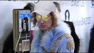 Leon Gary Plauche at the payphone
