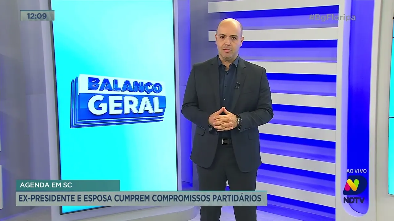 Ex-presidente Jair Bolsonaro e esposa cumprem agenda partidária em SC