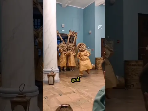 OMG! how can this statue move