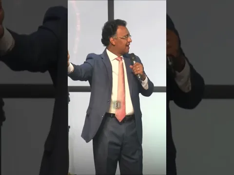 ÁGUA EM MEIO AO DESERTO