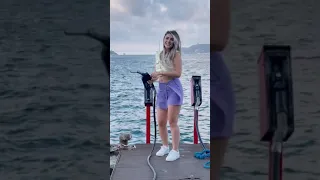 صغيرة في لاج شابة بلا مكياج  صغيرة في لاج شابة بلا مكياج