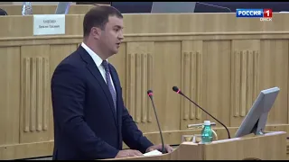 Виталий Хоценко выступил перед депутатами Законодательного собрания Омской области