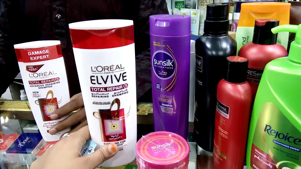 In this latest video I looked at the new range of hair care products from Loreal Elvive called Dream. 
