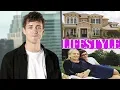 Jonah Hauer King Actor Lifestyle Girlfriend Net Worth age Height Biography Profession