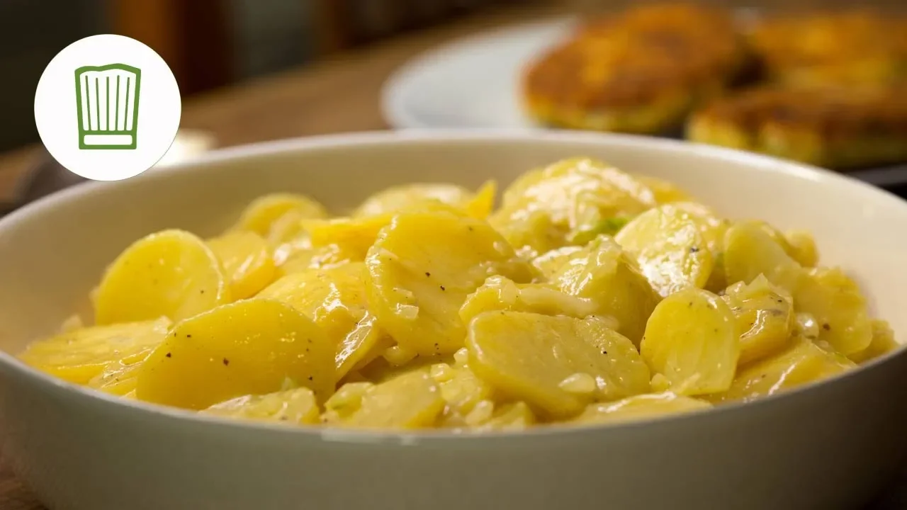 Kartoffelsalat-Schwäbischer Kartoffelsalat auf schwäbisch mit Untertitel. 