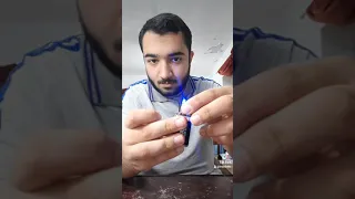 تجربه ببطاريه تسعه فولت لمبه صغيره 