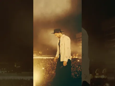 Favorite way to end the show 🌹
