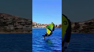 25 Knots, 2nd Reef & Wing Foiling
