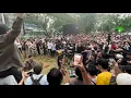 Download Lagu Efek Rumah Kaca - Cinta Melulu (Live at Urban Forest Cipete, Jakarta 27/7/2024)