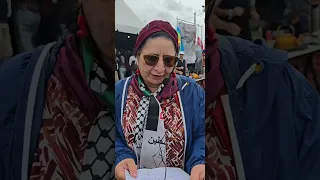 الناشطة الحقوقية الجزائرية نورا خلال مشاركتها في حفل الانسانية بضواحي باريس 2025 