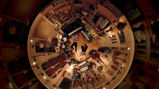 Jacob Collier – Balana / Sit Down My Love (2015) [Official Visualiser]