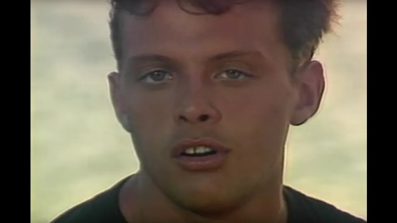 Luis Miguel - Tengo Todo Excepto a Ti" (Video Oficial) Luis Miguel - Tengo Todo Excepto a Ti" (Video Oficial)
