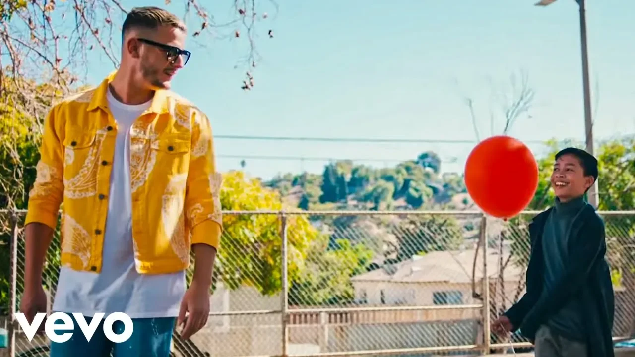 DJ Snake, Lauv - A Different Way (Official Video) DJ Snake, Lauv - A Different Way (Official Video)