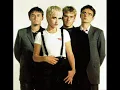 Cranberries Zombie  ( lyrics )