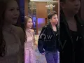 Download Lagu Bắt gặp vợ chồng Lý Tuấn Kiệt nắm tay nhau đi sự kiện, nhìn đẹp đôi hết biêt