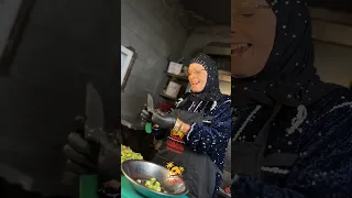 هات ايديك يا ولا وتعاله نجري  هات ايديك يا ولا وتعاله نجري