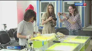 В музее имени Врубеля собрали на семинар реставраторов книг со всей России