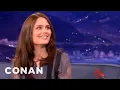 Video di Emily Deschanel Loved To Torture Zooey Deschanel - CONAN on TBS