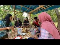 Download Lagu MAKAN SIANG DIBELAKANG RUMAH SEBELUM JADI KANDANG