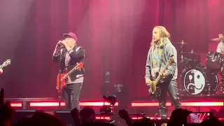 fall out boy the carpal tunnel of love 3rd magic 8 ball minneapolis 1st time in 16 years 