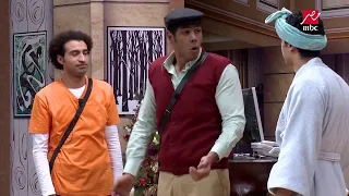 مسرح مصر انا خالي عادل إمام عمر متولي يضع محمد أنور في أزمة على خشبة المسرح 