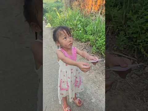 A small gift that warmed the little girls heart. #kindness #kindnessiscool