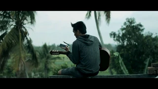 Download Nova Bryan - Jangan Kembali (Official Lyric Video) MP3