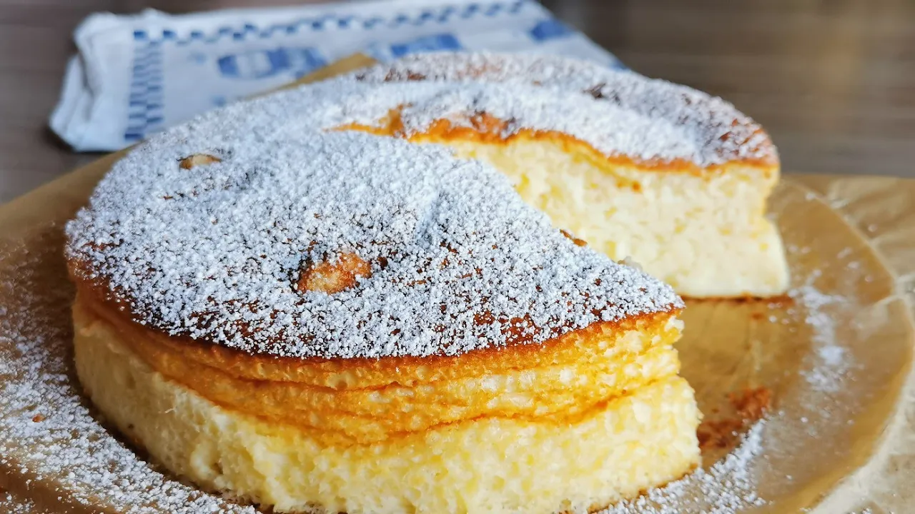 Kinderleichter, herrlich saftiger Kuchen mit nur wenigen Zutaten - Gugelhupf Rezept mit Obst, # 57. 