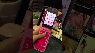 هاتف باربي المزود بشاشة           باربي  هاتف باربي       هاتف جديد  قصص فيروسية  هواتف  صفحة     دندنها