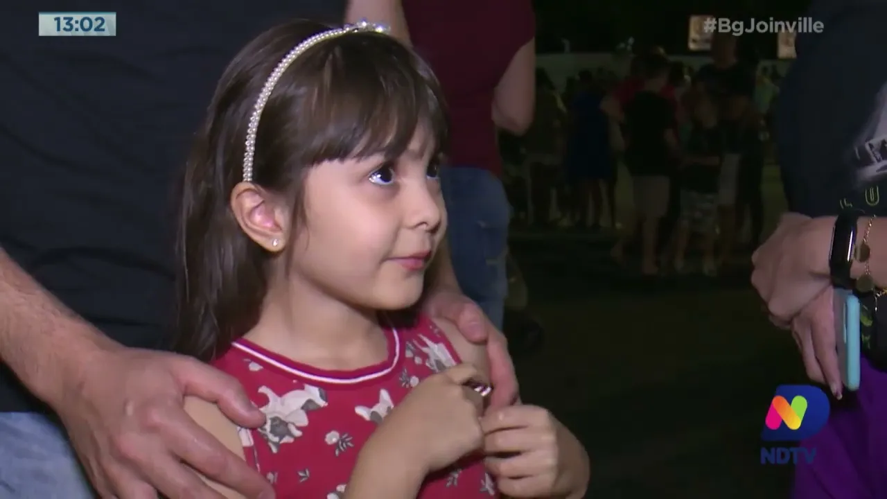 Parada de Natal do Mueller passou pelos bairros de Joinville