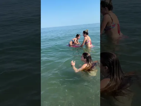 daniela go en la playa con su familia ahoga a su abuelo #short #shorts #daniela go