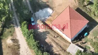 Momenti kur Ylli Zalla lëviz me kallashnikov para arrestimit, policia e survejon me dron “Bayraktar”