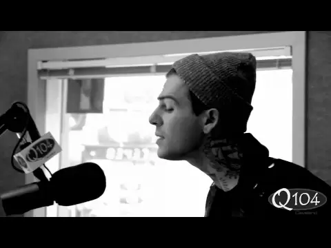 Download MP3 The Neighbourhood - Sweater Weather (live on Fee's Kompany)