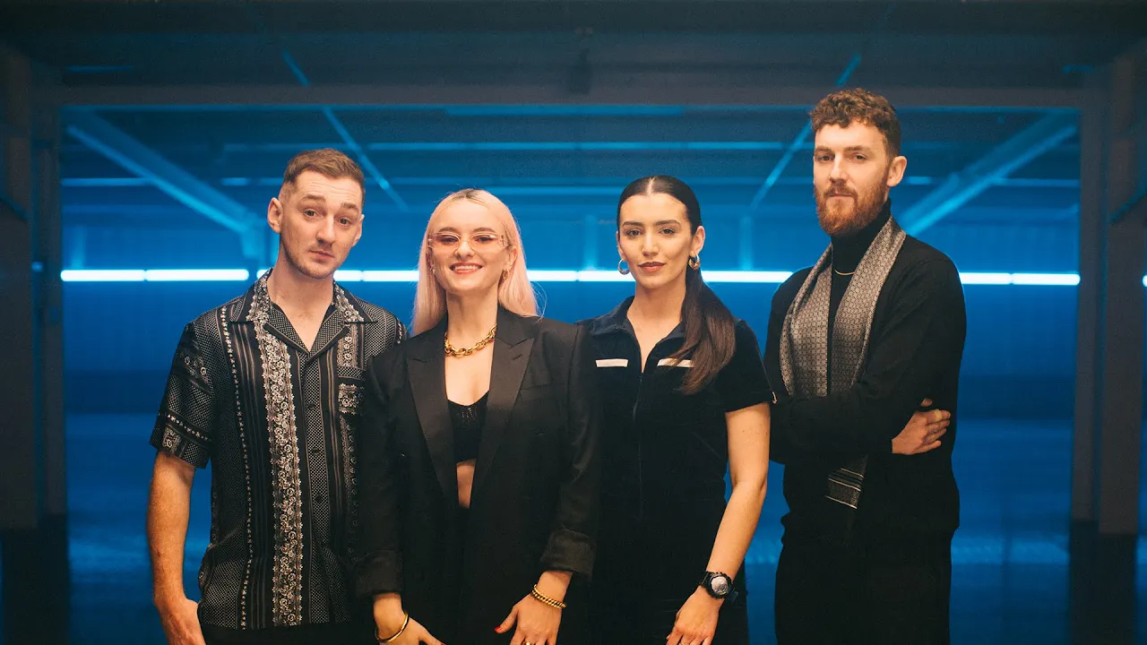 Clean Bandit