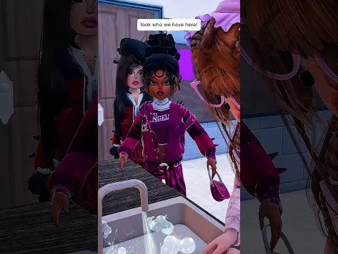 SHE TRIED TO MAKE THEM HER NEW FRIENDS But SOMETHING HAPPENED UNEXPECTED On Dress To Impress! 😱